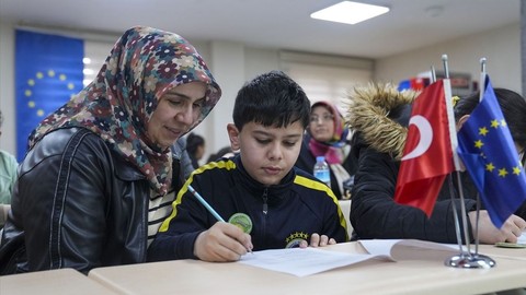 Üniversite öğrencilerinden bağımlılıkla mücadele destekleri