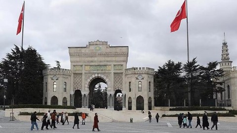 İstanbul Üniversitesi'nde eğitime ara
