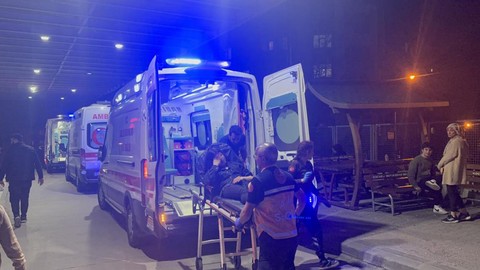 15 yaşındaki kızların bıçaklı kavgasında kan döküldü: 1 yaralı