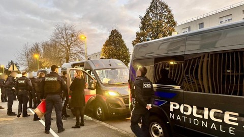 Fransa’da okulda bıçaklı saldırı: Ölü ve yaralılar var