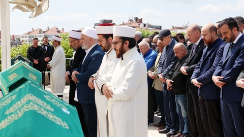 Cumhurbaşkanı Erdoğan, Arapça öğretmeni Ahmet Karaman'ın cenaze namazına katıldı