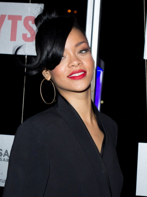 Dünyaca ünlü şarkıcı Rihanna Türkiye'ye geliyor - Resim: 4