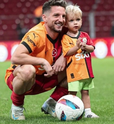 Galatasaray'ın yıldızı Dries Mertens futbolu bıraktı - Resim: 3
