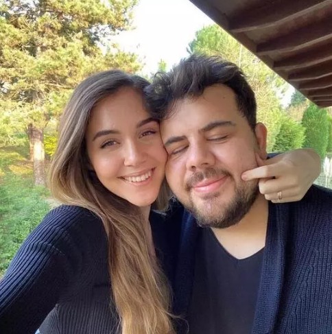 Eser Yenenler ile evliliğinden 2 çocuğu olan Berfu Yenenler ateş püskürdü: Kalbiniz 3 yaşındaki çocuğa kötü diyecek kadar taşlaşmış - Resim: 8