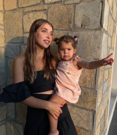 Hande Erçel'in ablası Gamze Erçel, kızı Mavi'nin sağlık durumu hakkında bilgi verdi! Mavi'nin sağlık durumu nasıl? - Resim: 12
