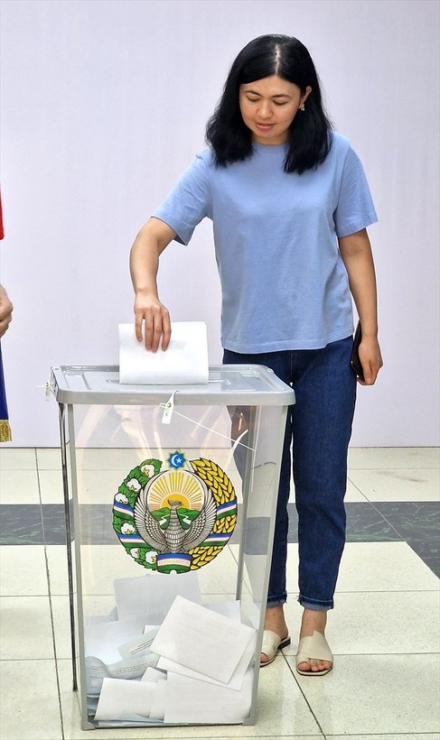 Özbekistan'da cumhurbaşkanlığı erken seçimi için oy kullanma süreci başladı - Resim: 4