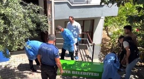 Gardırobun içinden vahşet çıktı! Tüyler ürperten olay komşuların ihbarıyla çözüldü! 70 yaşındaki kadının... - Resim: 10