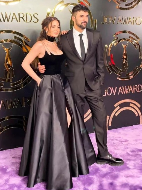 Başrollerin bölüm başına aldıkları ücret dudak uçuklattı! Serenay Sarıkaya, Kıvanç Tatlıtuğ, Demet Özdemir... Bakın zirve kimde? - Resim: 8
