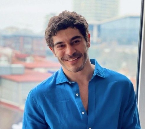 Kendisine ve sevgilisine hakaret eden Burak Deniz'e dava açan Nilperi Şahinkaya davayı kazandı: Ünlü oyuncuya hapis şoku... - Resim: 4