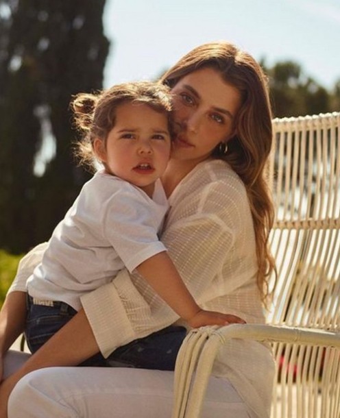 Hande Erçel'in ablası Gamze Erçel, kızı Mavi'nin sağlık durumu hakkında bilgi verdi! Mavi'nin sağlık durumu nasıl? - Resim: 5