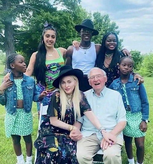 Madonna, 6 çocuğunun uymasını istediği 5 kuralı açıkladı - Resim: 17