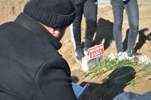 Ailesinin kabul etmediği 12 yaşındaki doğuştan ağır zihinsel engelli Zühal'in cenazesine öğrenciler sahip çıktı - Resim: 9