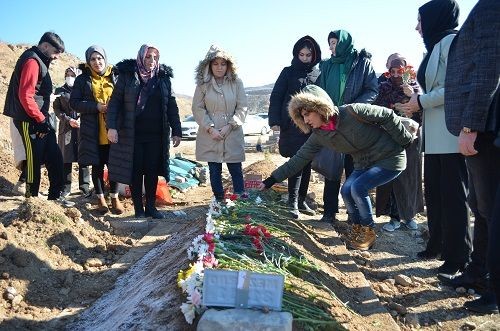 Ailesinin kabul etmediği 12 yaşındaki doğuştan ağır zihinsel engelli Zühal'in cenazesine öğrenciler sahip çıktı - Resim: 12