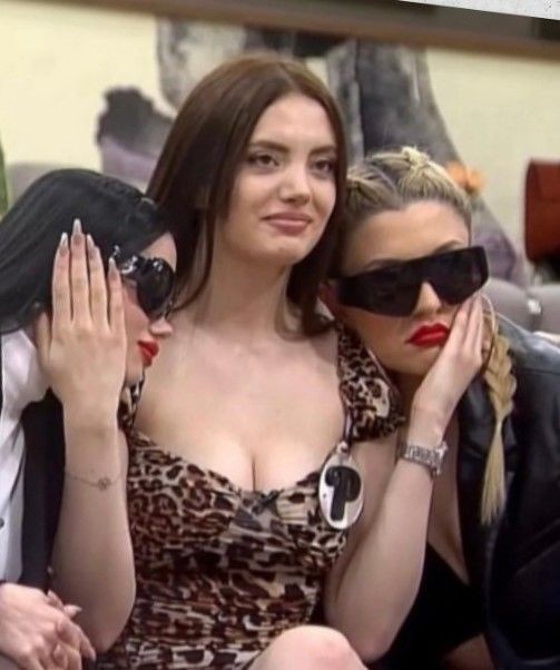 Kısmetse Olur bu defa ne skandalla ne de ifşayla gündem oldu! Yarışmanın ayrılmaz ikilisi Oğulcan Yılmaz ve Sedat Polat 'İngilizcesizliğiyle' viral oldu! - Resim: 14