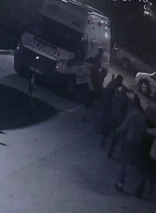 Gaziantep'te hastanede skandal! Hasta yakınları acil serviste doktoru demir sopayla dövdü! O anlar kamerada - Resim: 18