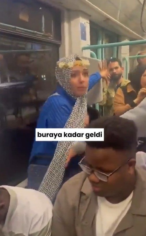 Belediye otobüsünde gerilim tavan! Yabancı kadına ırkçı saldırı kamerada: Savaş bitti hadi yallah - Resim: 6