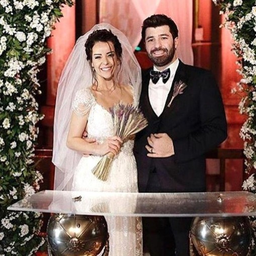 "Var Mısın Yok Musun?" yarışmasıyla ünlenen Nursel Ergin Murat Akyer ile olan evliliğini bitirdi! Engin boşandıklarını bakın nasıl duyurdu - Resim: 4