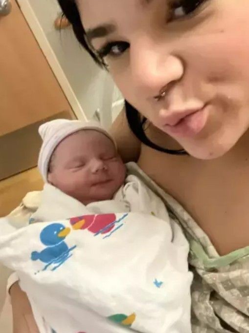 4 aylık bebek 10 kiloyu geçti! Eleştirilen anne isyan etti - Resim: 4