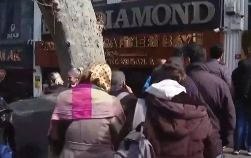 Altındaki yükselişin sebebi belli oldu! Kapalıçarşı esnafı şokta: 30 yıldır böyle kalabalık görmedim - Resim: 2