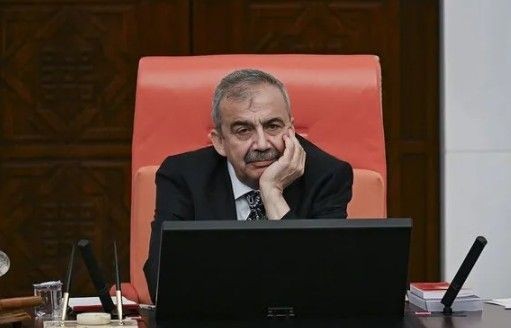Ünlülerden Sırrı Süreyya Önder'e veda: Çok erken gittin abi - Resim: 11