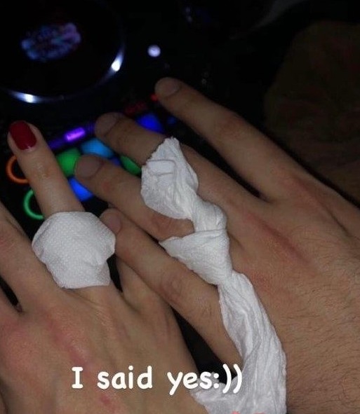 DJ sevgilisi Mert Aydın ile nikah masasına oturan ve 53'üncü günde boşanan güzel oyuncu Merve Boluğur yeniden mi evleniyor? Paylaşımı viral oldu - Resim: 4