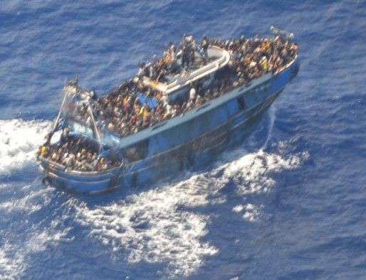 Yunanistan'da yılın en ölümcül göçmen faciasında kahreden iddia! Teknede 100 çocuk mu var? - Resim: 1
