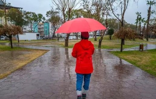 Türkiye bunaltıcı havaların etkisinden kurtulacak mı? Meteoroloji'den sarı kodlu uyarı - Resim: 2