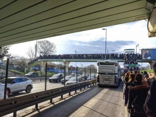 İstanbullunun bitmek bilmeyen ızdırabı! Altunizade'de metrobüs arızalandı, kuyruğun sonu görünmüyor - Resim: 13
