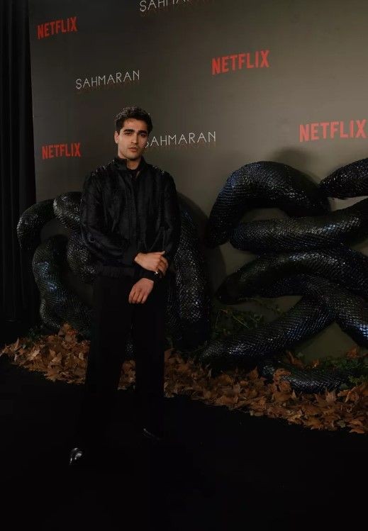 Şahmeran'ın galasında Serenay Sarıkaya'dan Mert Ramazan Demir çıkışı! Özel hayat sorusuna kızdı - Resim: 4