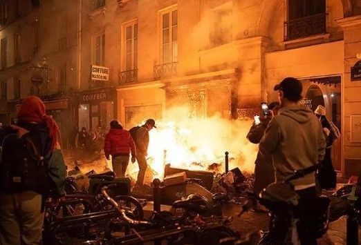 Macron köşeye sıkıştı! Kararları Fransa'yı birbirine kattı! 1 milyonun sokağa dökülmesi ülkeyi felç etti - Resim: 6