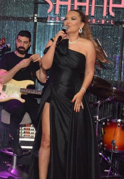 Demet Akalın 'Yaşlanmışsın' yorumunu görünce ağzını bozdu! Takipçilerine verdiği skandal yanıt ağızları açık bıraktı! 'Bu çirkinlikle gö...' - Resim: 12
