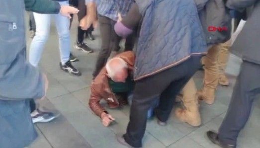 Özgür Özel'den yumruklu saldırıyla ilgili dikkat çeken iddia: Şüpheyle yaklaştığım bir kişi var! Bizi zorla oradan geçirtti - Resim: 9
