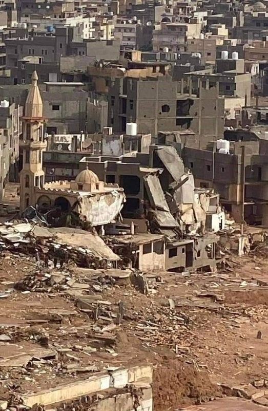 Libya'daki sel şehri bataklığa çevirdi! İlk günün görüntüleri dünyayı şoke etti - Resim: 47