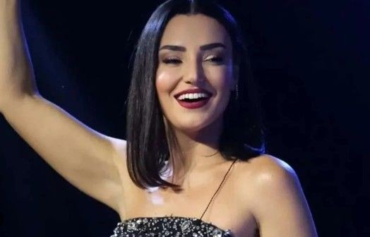 Sevcan Orhan Kıbrıs sahnesinde fenalaştı - Resim: 6