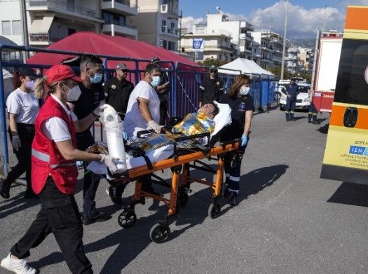 Yunanistan'da yılın en ölümcül göçmen faciasında kahreden iddia! Teknede 100 çocuk mu var? - Resim: 7