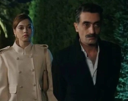 Yalı Çapkını'nın Kazım ağası eşini sır gibi saklıyordu! Güzelliğiyle herkesi büyüledi - Resim: 9