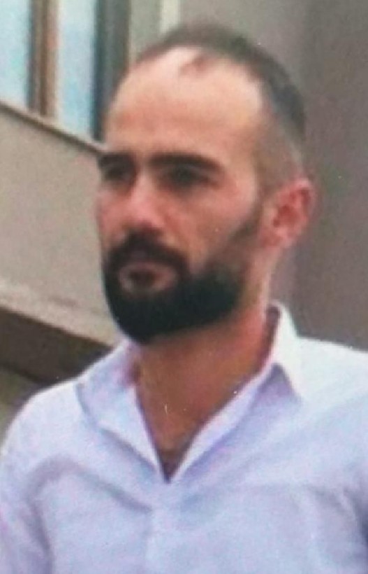 Şemsiyeyle uçanlara bir yenisi daha geldi! Erzurum'da şiddetli rüzgarın uçurduğu adam kamerada - Resim: 2