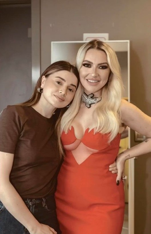 Hadise'den 2023'e veda kareleri! Külotlu, sütyensiz pozlarına yorum yağdı - Resim: 13