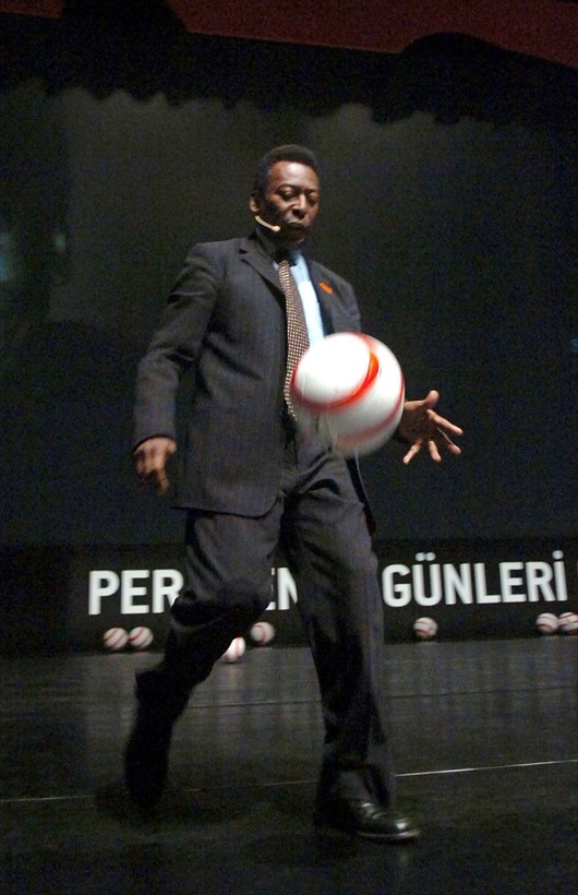 Pele böyle bir yıldızdı! Savaşı durdurdular... - Resim: 9