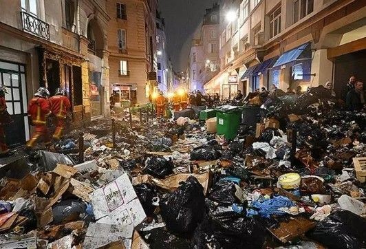 Macron köşeye sıkıştı! Kararları Fransa'yı birbirine kattı! 1 milyonun sokağa dökülmesi ülkeyi felç etti - Resim: 8