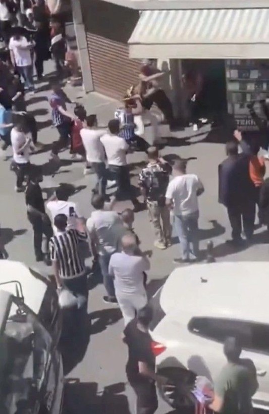 Gaziantep'te Türkiye Kupası finali öncesi gerilim! Galatasaraylı ve Trabzonsporlu taraftarlar birbirine girdi - Resim: 6