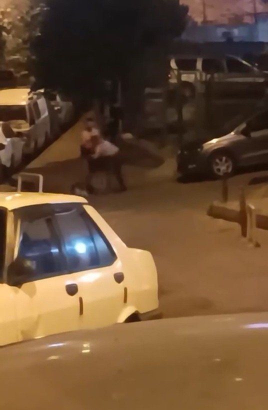 Aldatılan kadın sevgilisinin üstünü parçaladı: Sanki başka kadın yok - Resim: 1
