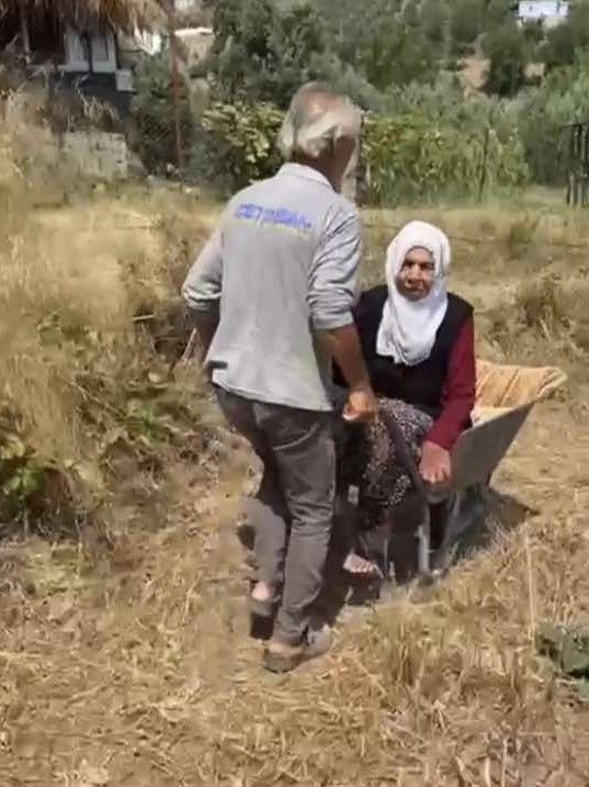 Böyle komşu düşman başına: 'Yol benim arsamda' deyip yolu kapattı - Resim: 2