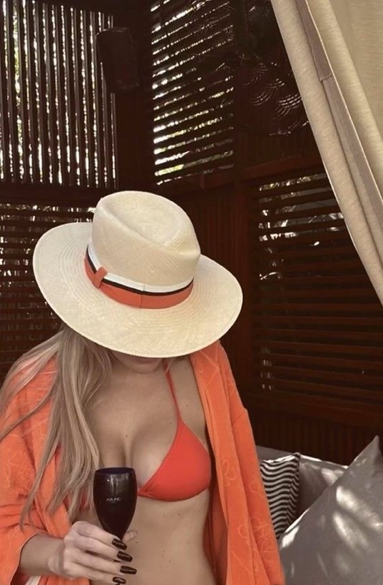 Hadise'den 2023'e veda kareleri! Külotlu, sütyensiz pozlarına yorum yağdı - Resim: 11