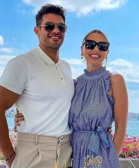 Eski eşi Mehmet Dinçerler ile barıştığı iddia edilen Hadise'den manidar paylaşım geldi: Boş kalplerle vaktini boşa harcama - Resim: 2