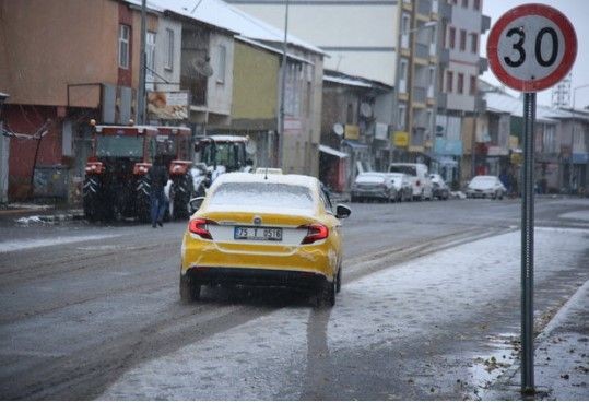 Doğu'ya kış tipiyle geldi! İşte huzur veren kar görüntüleri... - Resim: 16