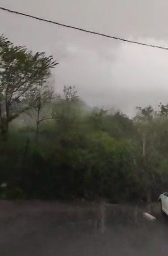 Son dakika! İstanbul'da gök delindi! Dolu başladı, yıldırım düştü! Hava bir anda karardı - Resim: 3