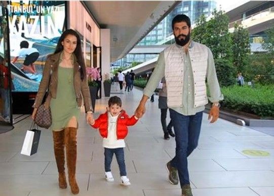 Burak Özçivit Fahriye Evcen'i hediyeye boğmaya devam ediyor! 2. bebek hediyesi tam 10 milyon! Bakın Karan'ın kardeşi minik Kerem kime benziyor - Resim: 10