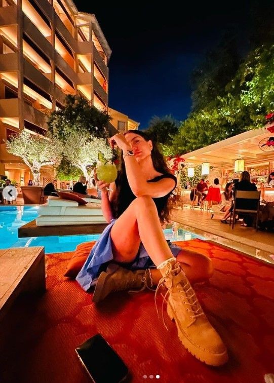Demet Özdemir boşanma sonrası soluğu tatilde aldı! Sualtı pozlarıyla nefesleri kesti - Resim: 2