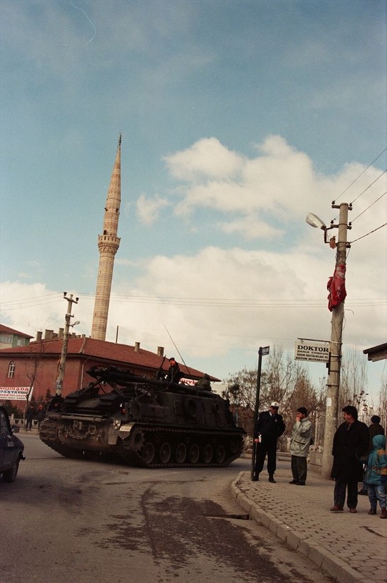 Türkiye Cumhuriyeti'nin 'postmodern darbesi' 28 Şubat'ın üzerinden 26 yıl geçti - Resim: 2